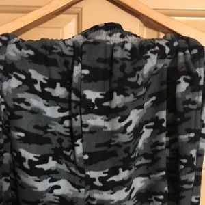 Joe Boxer Men’s Grey Camouflage Fleece Pants